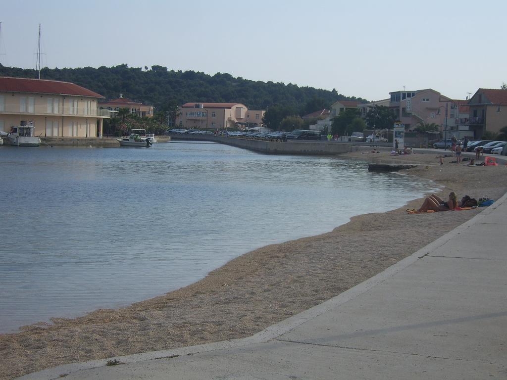 Apartments Villa Erik Рогозниця Екстер'єр фото
