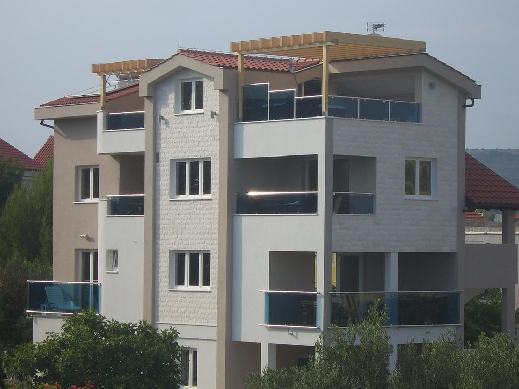 Apartments Villa Erik Рогозниця Екстер'єр фото